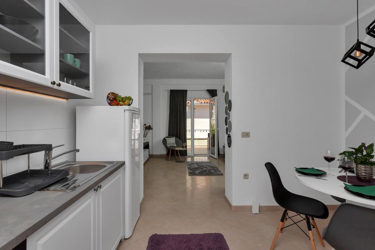 Apartmani Luna Baška Voda Exterior foto